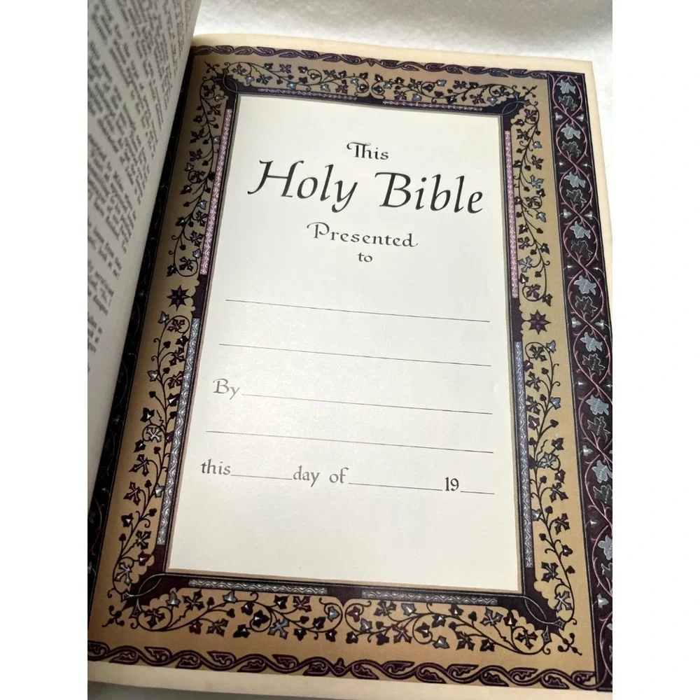 The Holy Bible (The Last Supper Edition.) Family Edition